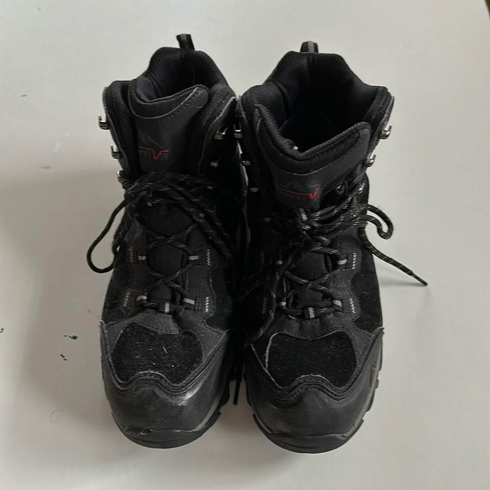 Snow black boots Norti V 8 size 8.5. Waterproof